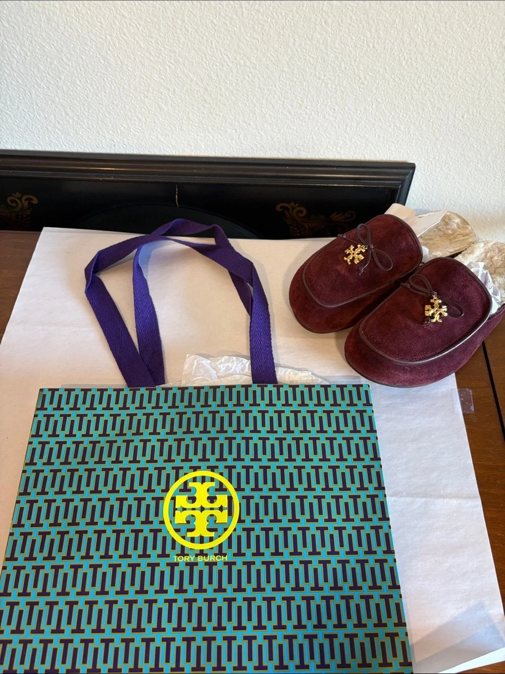 Tory Burch Tory ‘Charm perfect’ Shearling Mules Burgundy